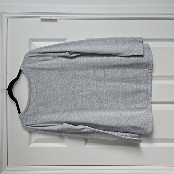 Talbots gray long sleeve with button details - Picture 8 of 8